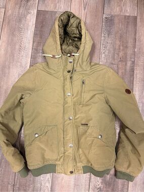 Billabong- women’s quilted bomber jacket Size Small